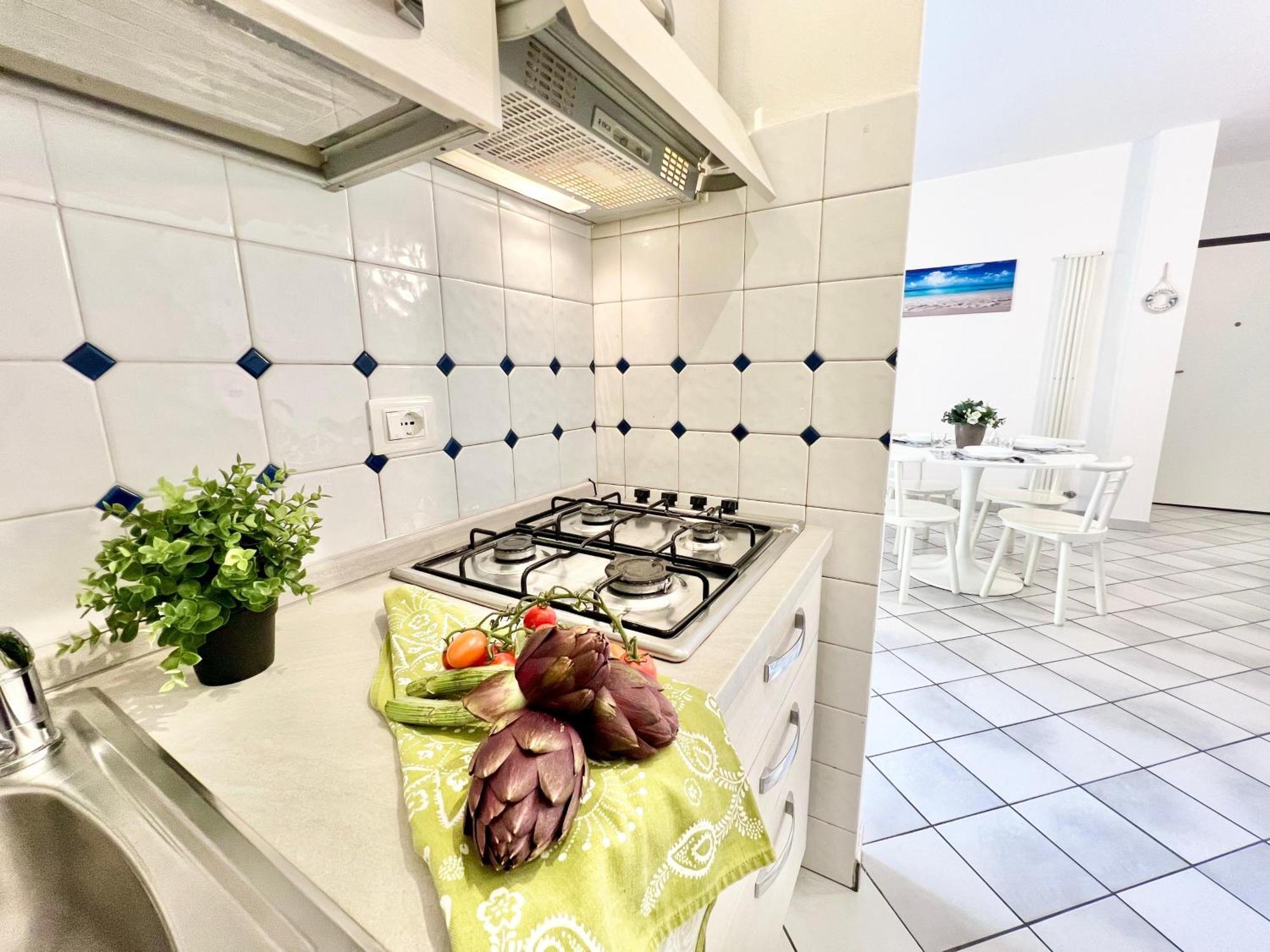 Appartamento ROSINA 100 metri dal mare, clima e balcone Castiglione della Pescaia Esterno foto